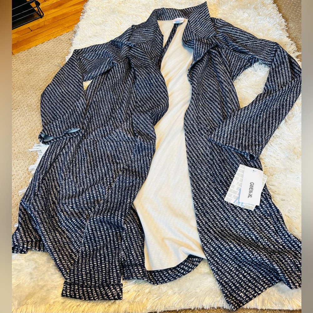 LuLaRoe Gwen blazer.  NWT.  Navy and white in color.  Size XL.
